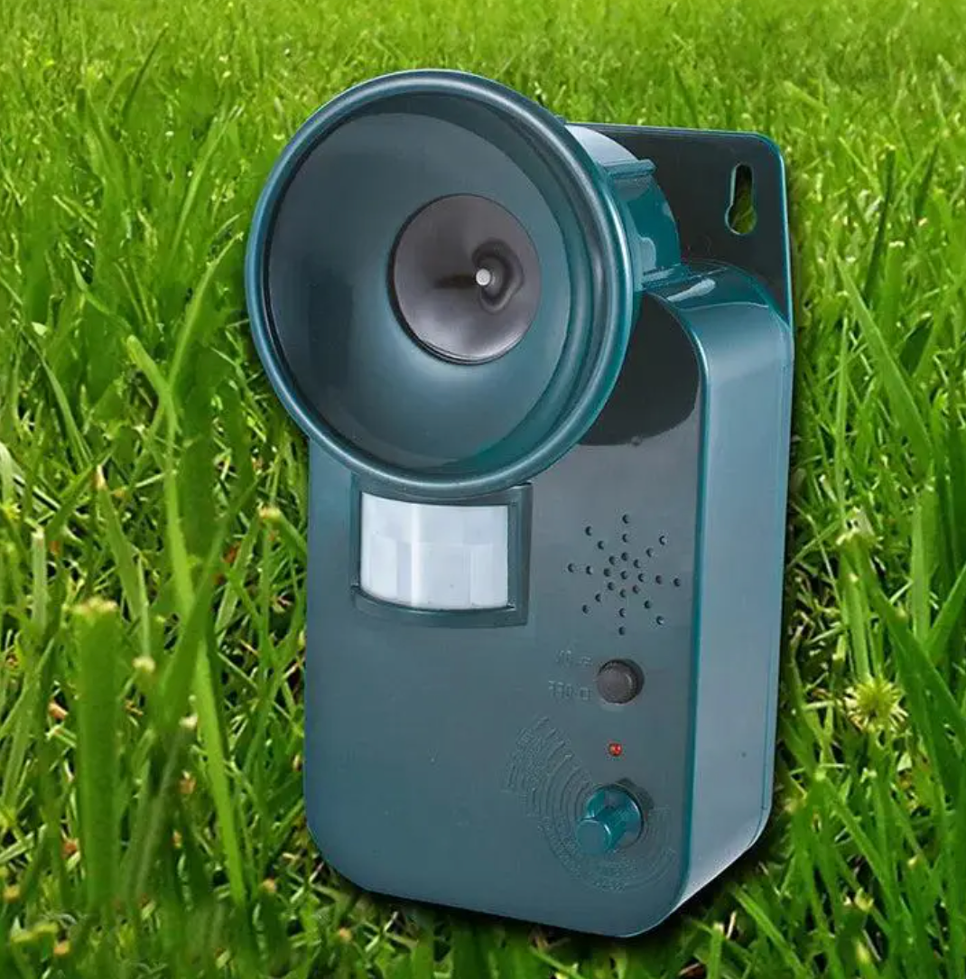 Motion-Activated Ultrasonic Animal Repeller with LED Flash and Adjustable Frequency, 5000 Sq Ft