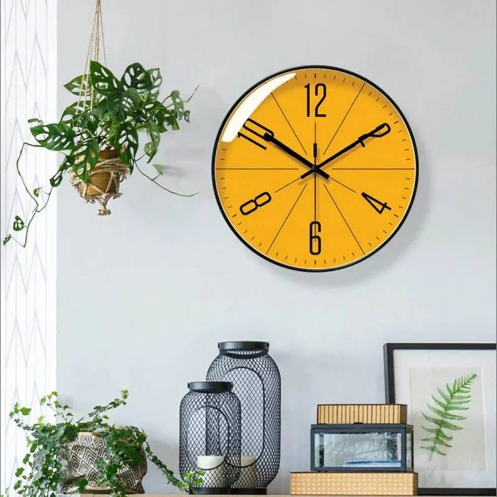 Silent Quartz Wall Clock with Minimalist Design for Modern Spaces